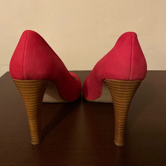 Colin Stuart Pink Pump - Picture 4 of 5